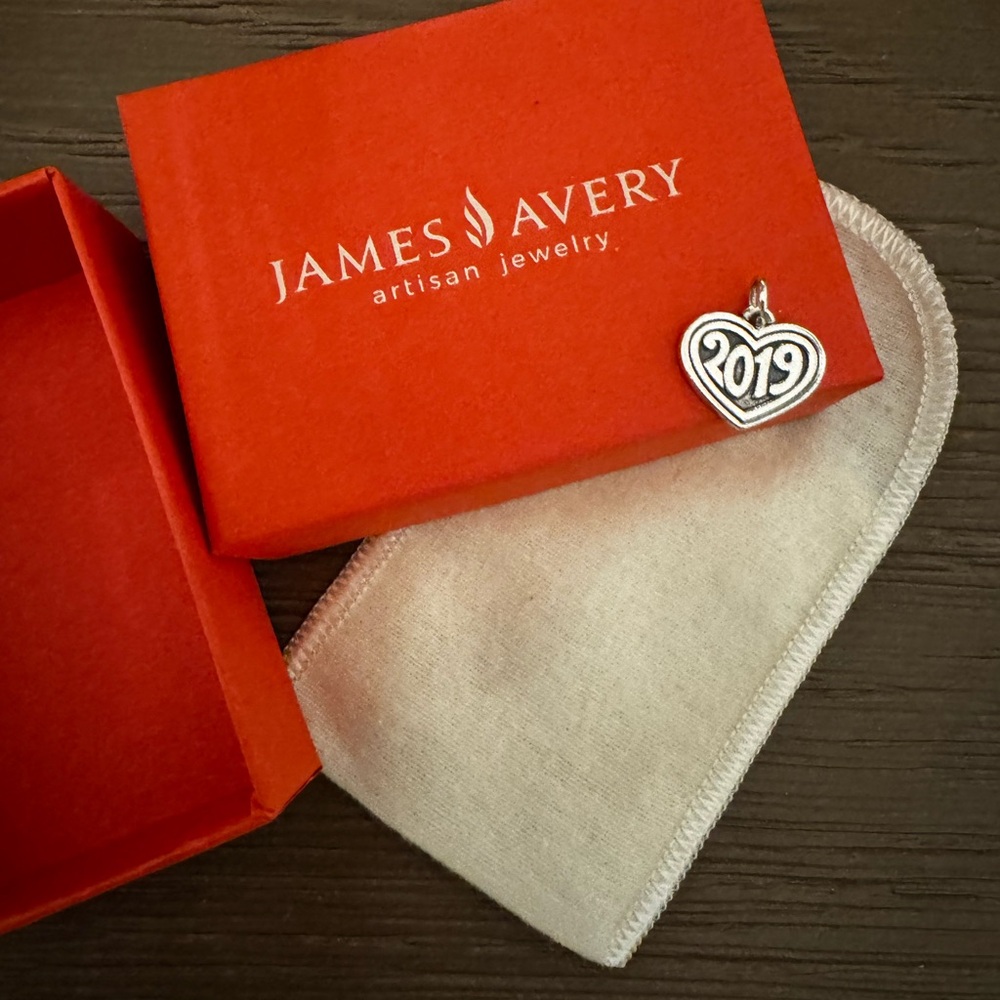 Avery Silver Heart Charm 2019 MMAO!